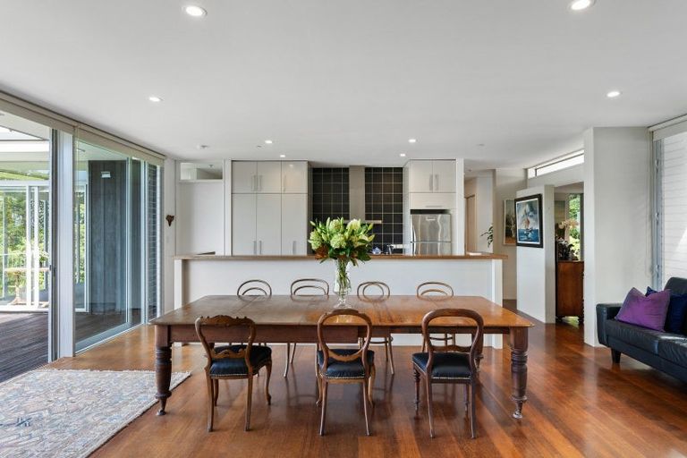 Photo of property in 730a South Titirangi Road, Titirangi, Auckland, 0604