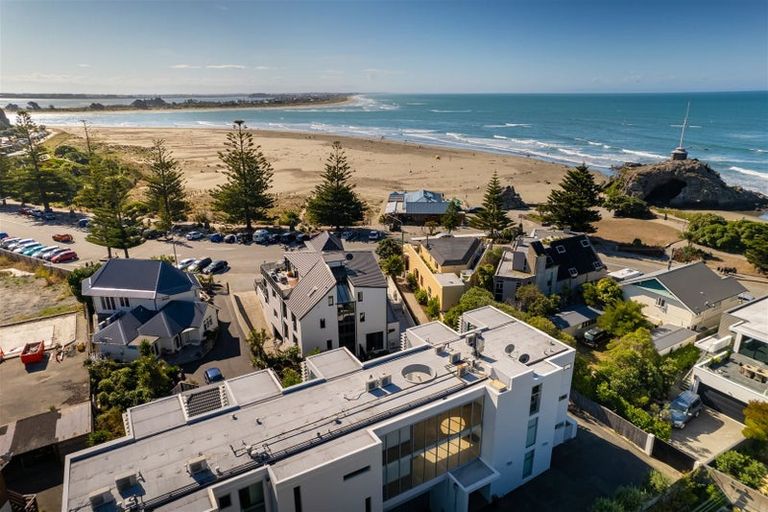 Photo of property in 9/22 Esplanade, Sumner, Christchurch, 8081