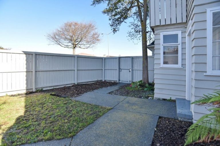 Photo of property in 2/46 Fendalton Road, Fendalton, Christchurch, 8014