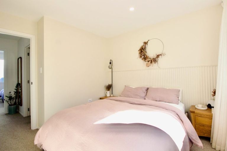 Photo of property in 2a Mcquoid Place, Glenfield, Auckland, 0629