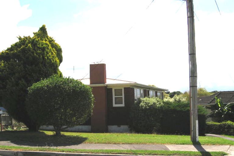 Photo of property in 8 Beverly Place, New Lynn, Auckland, 0600