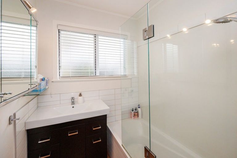Photo of property in 90 Brightwater Terrace, Terrace End, Palmerston North, 4410