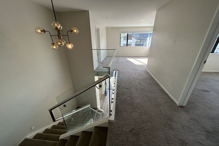 Photo of property in 9 St Claire Road, Silverdale, 0932