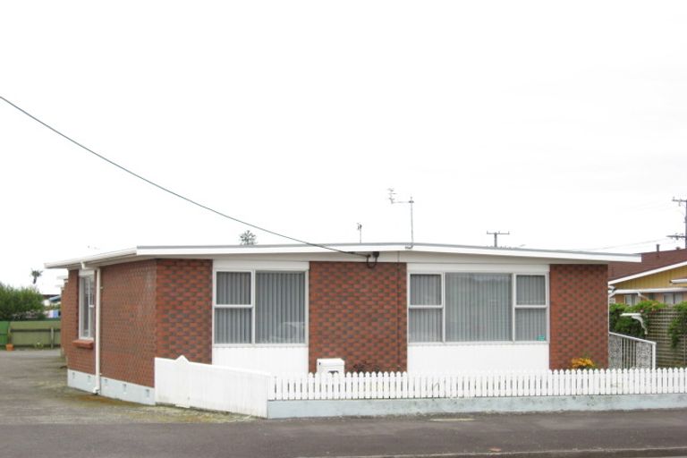 Photo of property in 42c Sackville Street, Fitzroy, New Plymouth, 4312