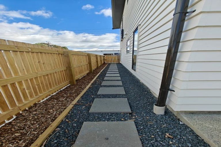 Photo of property in 150 Mcleod Road, Te Atatu South, Auckland, 0610