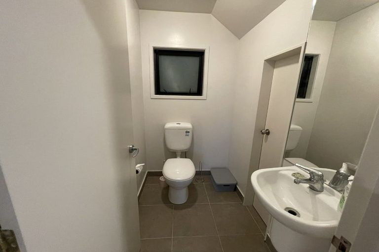 Photo of property in 149 Kelburn Parade, Kelburn, Wellington, 6012