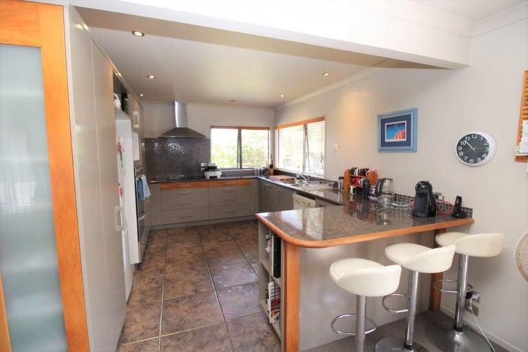 Photo of property in 134 Puka Crescent, Matarangi, Whitianga, 3592
