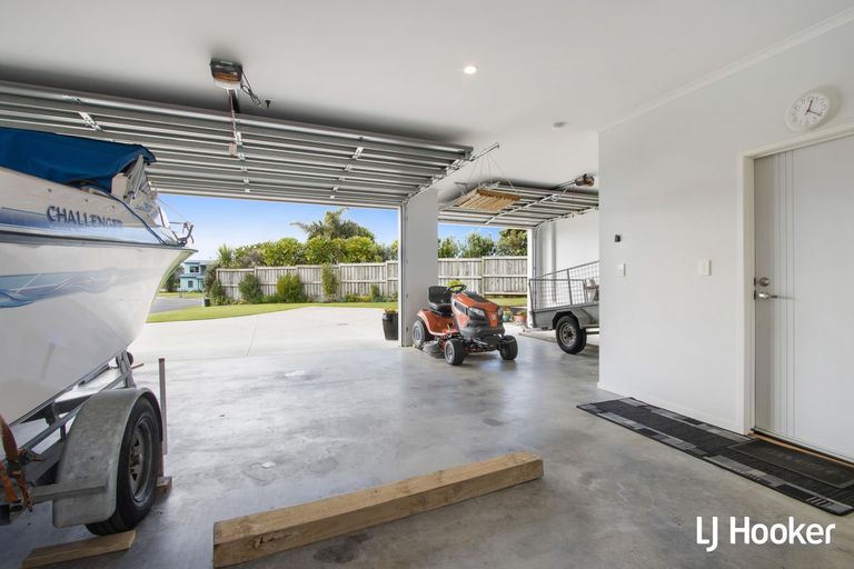 Photo of property in 17 Athenree Heights, Athenree, Waihi Beach, 3177
