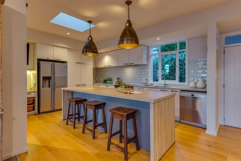 Photo of property in 52 Saint Andrews Hill Road, Mount Pleasant, Christchurch, 8081