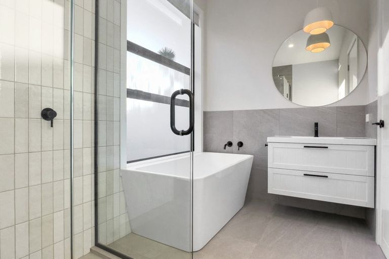 Photo of property in 10 Kaihuia Lane, Oratia, Auckland, 0604