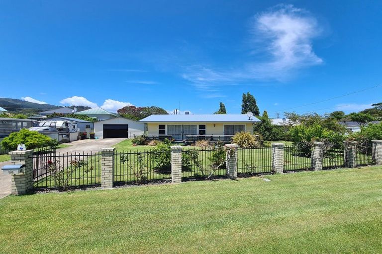 Photo of property in 68 Watt Street, Coromandel, 3506