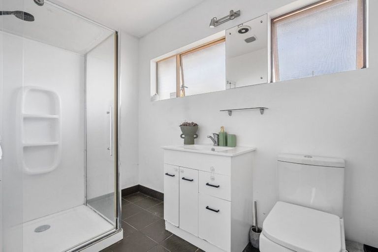 Photo of property in 1/36 Moore Street, Hillcrest, Auckland, 0627