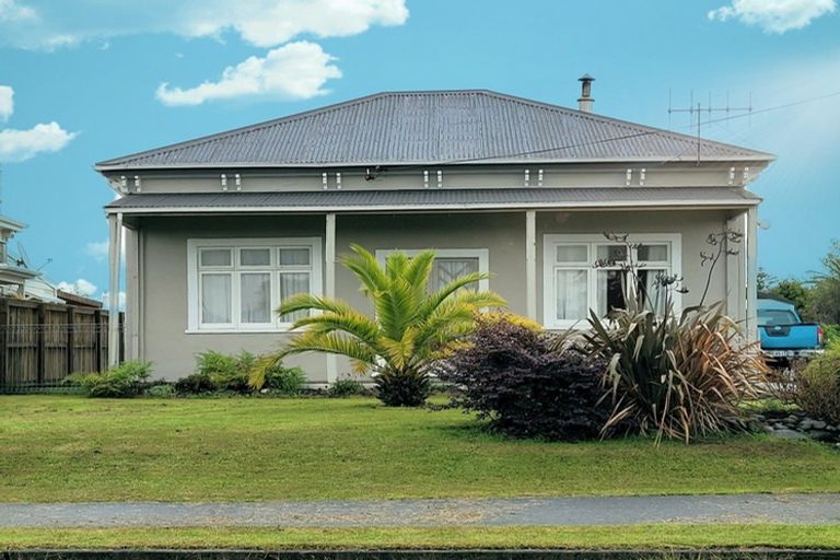 Photo of property in 136 Russell Street, Westport, 7825