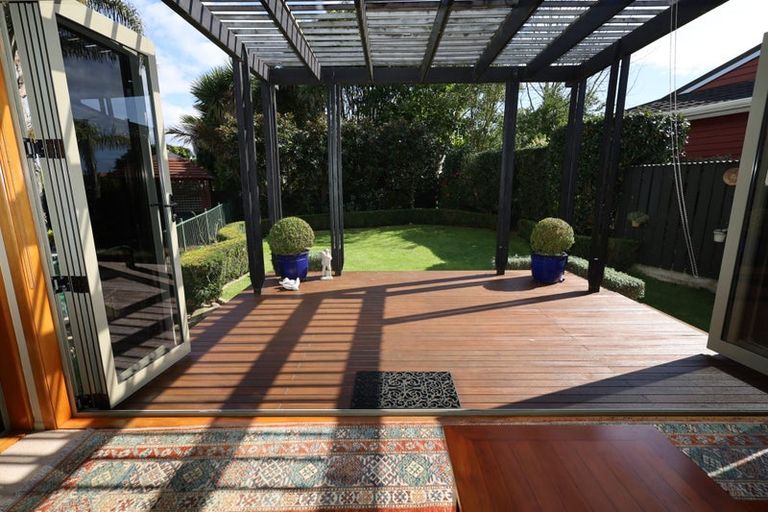 Photo of property in 30 Karaka Road, Otumoetai, Tauranga, 3110