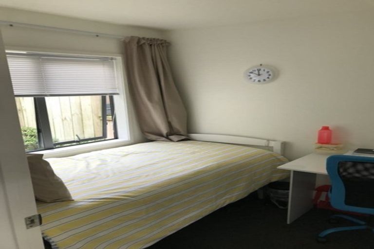 Photo of property in 3/11 Pannill Place, Oteha, Auckland, 0632