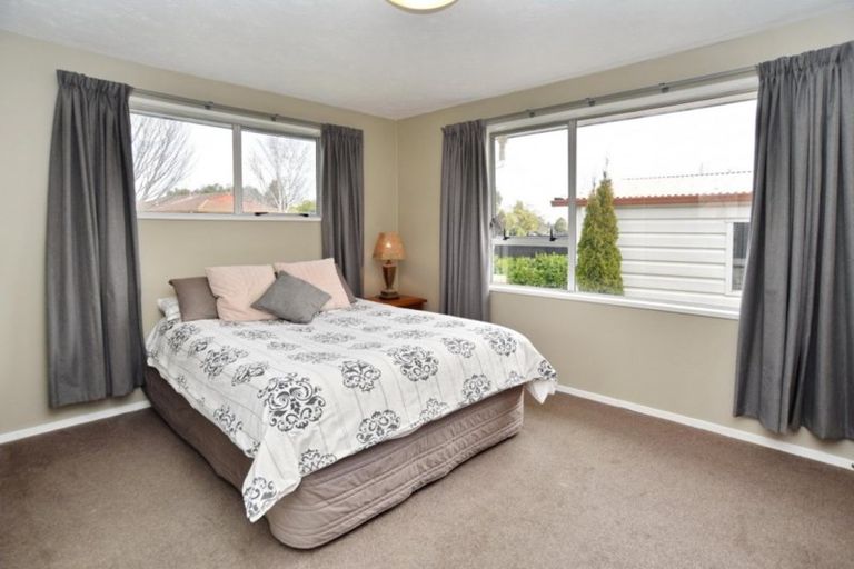 Photo of property in 63 Solomon Avenue, Redwood, Christchurch, 8051