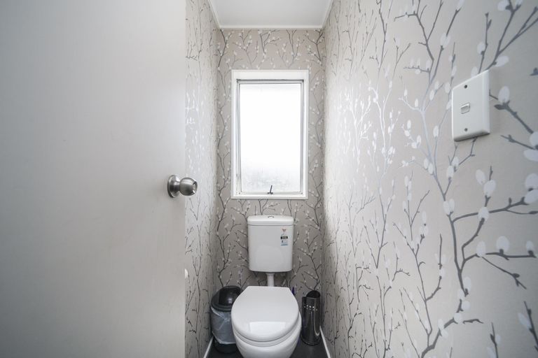 Photo of property in 28 Branigan Parade, Kelvin Grove, Palmerston North, 4414