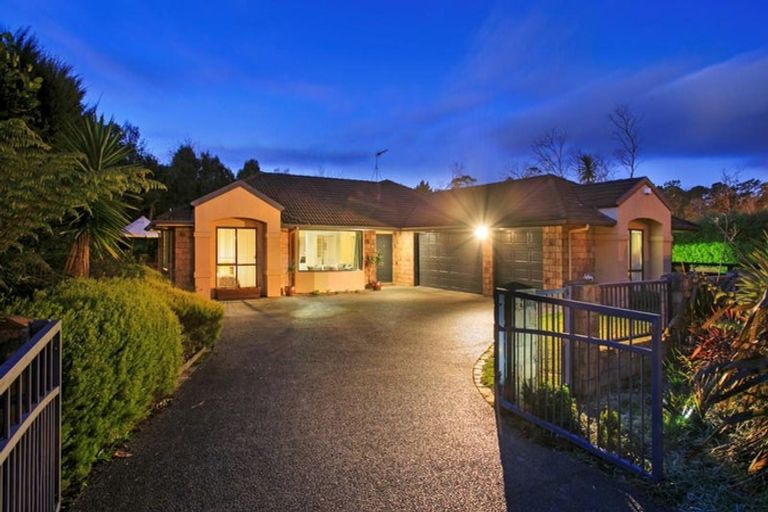 Photo of property in 5b Olwyn Place, Greenhithe, Auckland, 0632