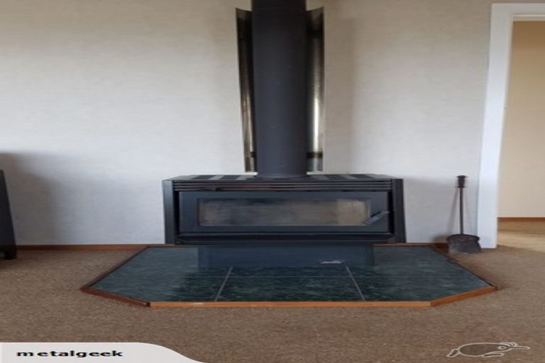 Photo of property in 19 Simons Street, Moturoa, New Plymouth, 4310