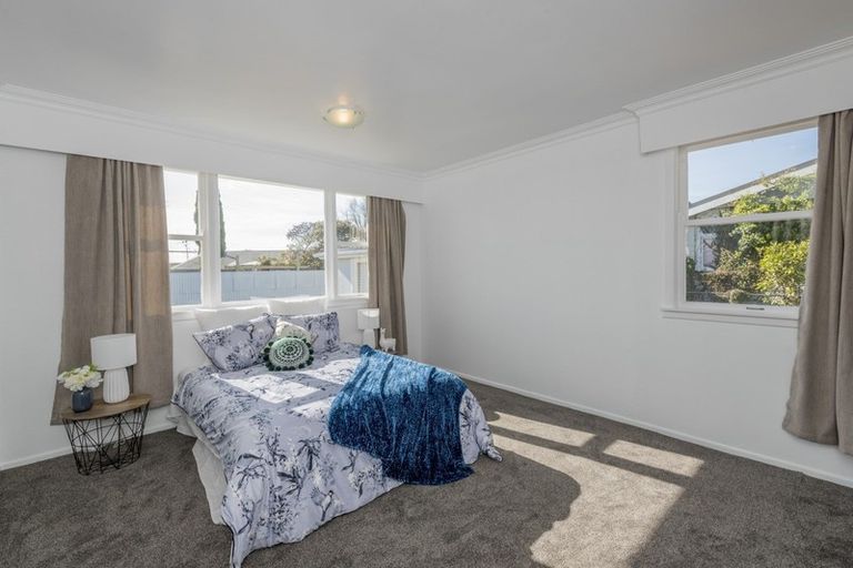 Photo of property in 98 Queen Street West, Levin, 5510