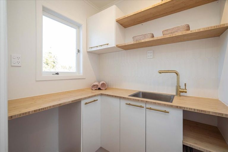 Photo of property in 19 Dunlop Road, Te Puke, 3119