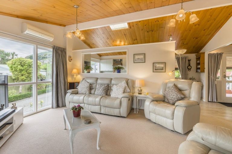 Photo of property in 75 Elizabeth Street, Waikanae, 5036