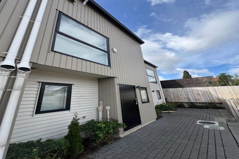 Photo of property in 17/237 Swanson Road, Henderson, Auckland, 0610
