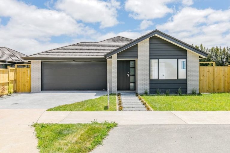 Photo of property in 11 Zadar Street, Kumeu, 0810