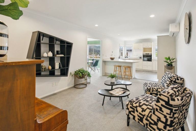 Photo of property in 116 Woodman Drive, Tawa, Wellington, 5028