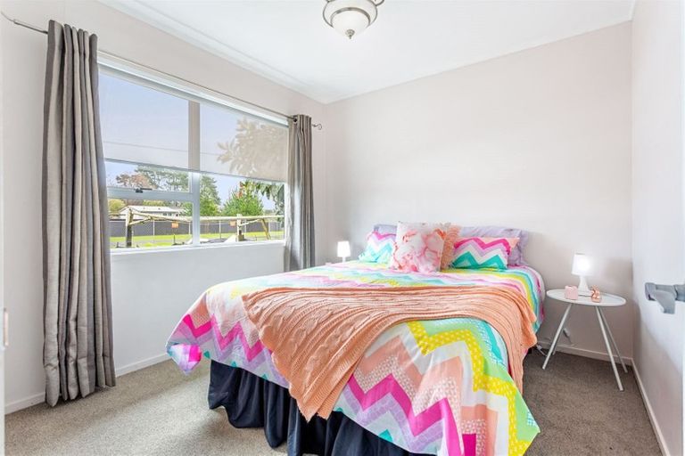 Photo of property in 1/322 Royal Road, Massey, Auckland, 0614