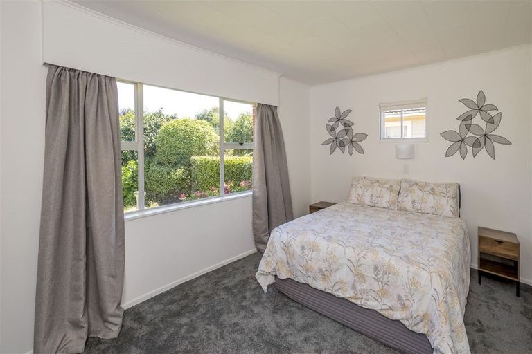 Photo of property in 19 Saint Annes Street, Levin, 5510