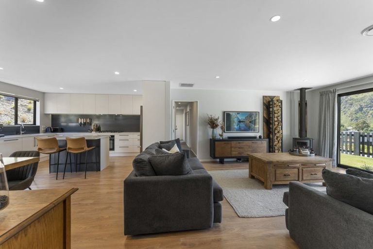 Photo of property in 22 Morning Star Terrace, Arthurs Point, Queenstown, 9371