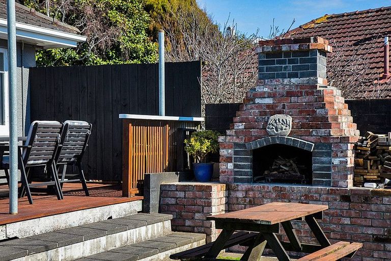 Photo of property in 39a Breakwater Road, Moturoa, New Plymouth, 4310