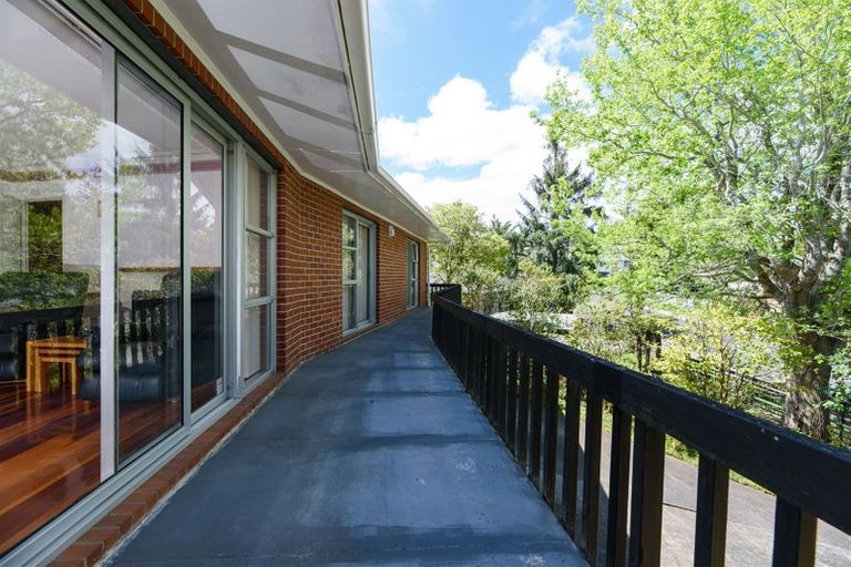 Photo of property in 27 Crompton Road, Massey, Auckland, 0614