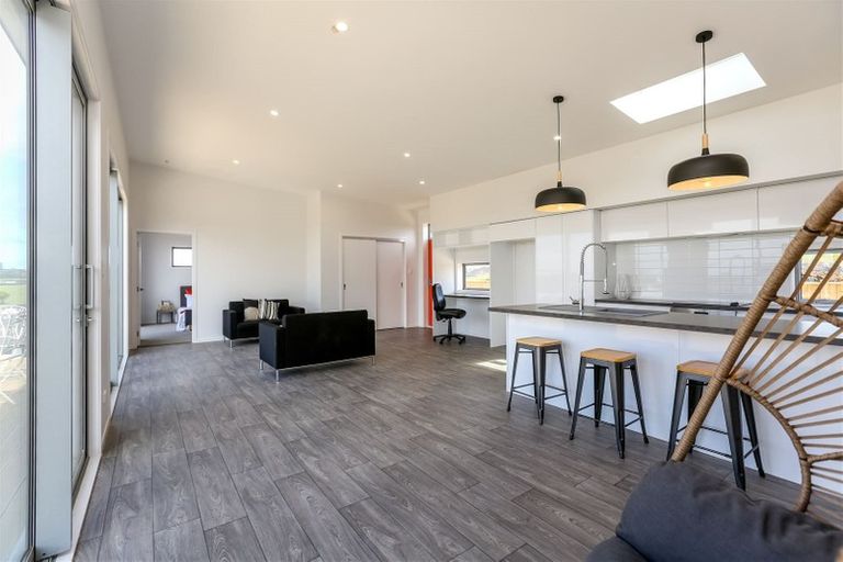 Photo of property in 3 Hinz Lane, Bell Block, New Plymouth, 4312