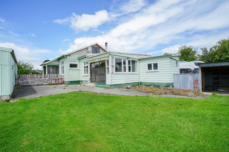 Photo of property in 11 Clifden Highway, Tuatapere, 9620