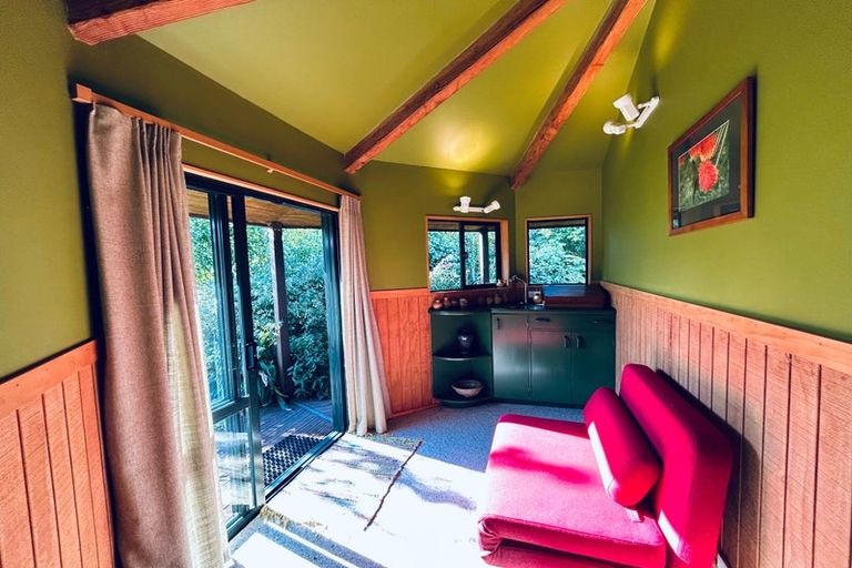 Photo of property in 10 Labyrinth Lane, Takaka, 7183