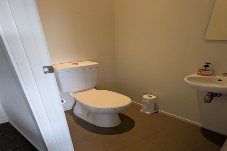 Photo of property in The Strand, 5/16 Ronald Street, Strandon, New Plymouth, 4312