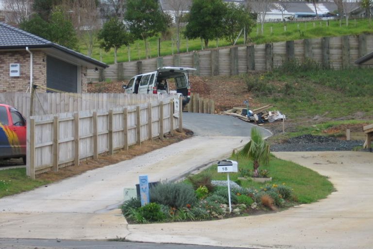 Photo of property in 15 Amberly Rise, Helensville, 0800