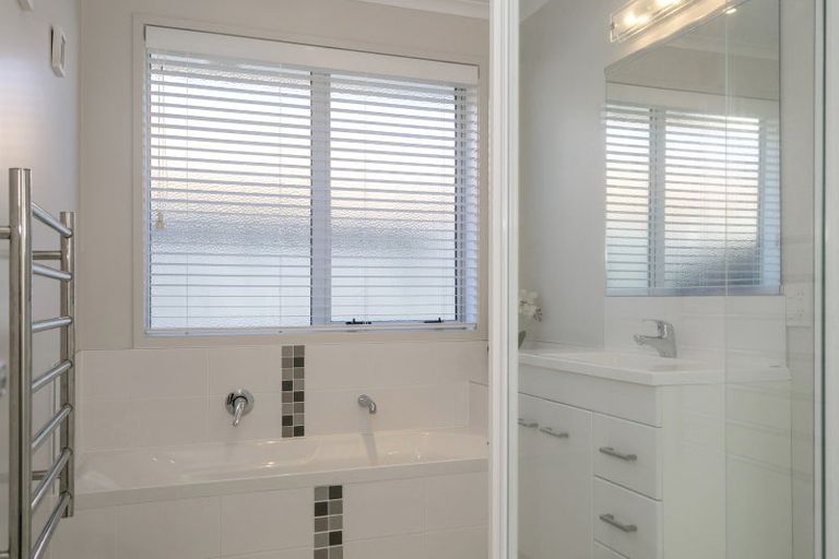 Photo of property in 4 Ernest Kemp Rise, Wharewaka, Taupo, 3330