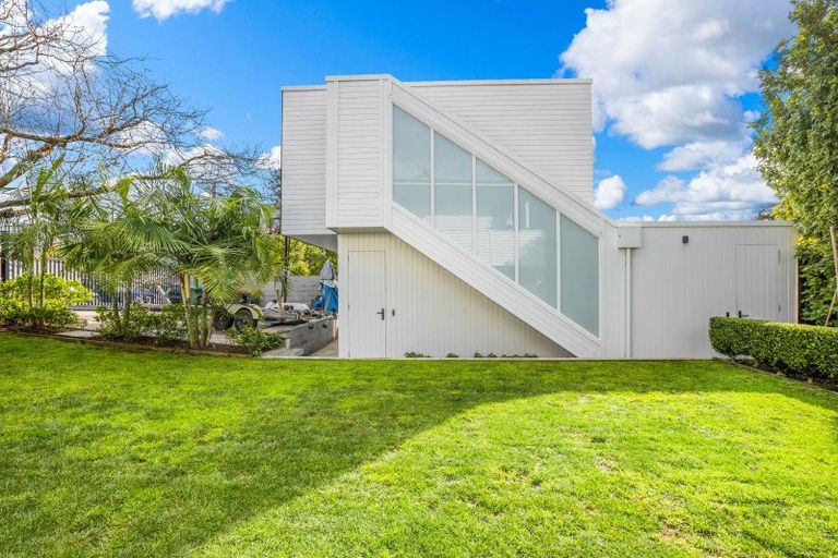 Photo of property in 215 Jervois Road, Herne Bay, Auckland, 1011