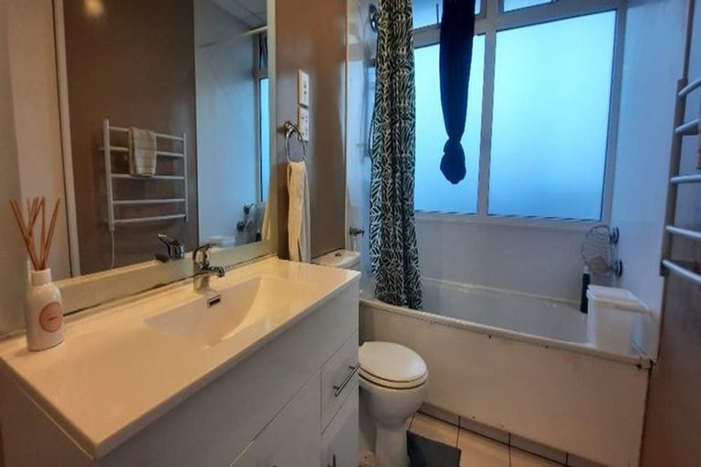 Photo of property in 23 Rangitane Street, Maupuia, Wellington, 6022