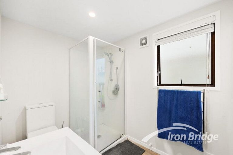 Photo of property in 2/15 Ridgewood Crescent, Birkenhead, Auckland, 0626
