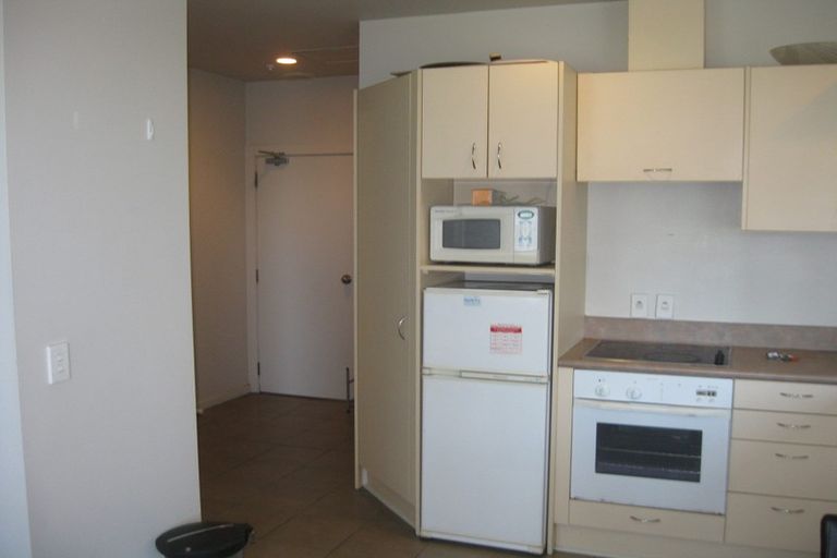 Photo of property in Terrace Tower Apartments, 4a/126 The Terrace, Wellington Central, Wellington, 6011