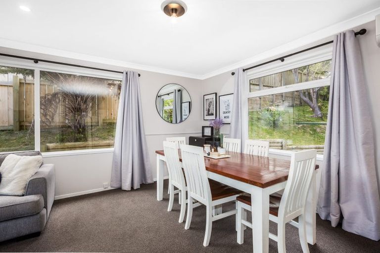 Photo of property in 9 Gaff Place, Whitby, Porirua, 5024