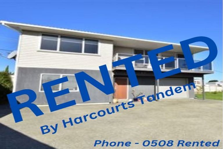 Photo of property in 1 Tindalls Bay Road, Tindalls Beach, Whangaparaoa, 0930