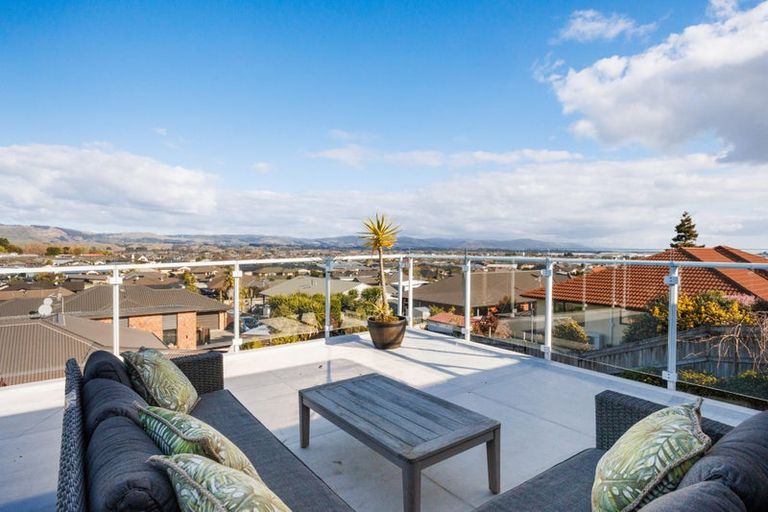 Photo of property in 18b Galea Grove, Kelvin Grove, Palmerston North, 4414