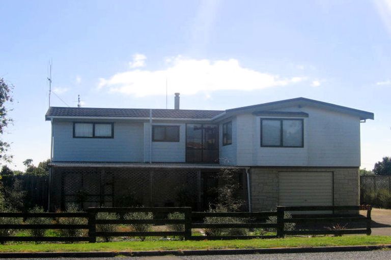 Photo of property in 169 Seaforth Road, Waihi Beach, 3611