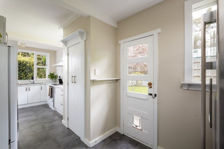 Photo of property in 30 Holsworthy Road, Lower Vogeltown, New Plymouth, 4310