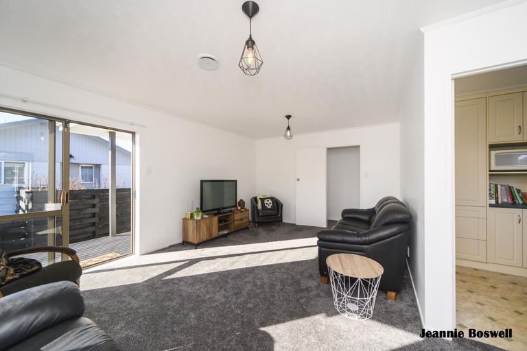 Photo of property in 34 Dahlstrom Grove, Kelvin Grove, Palmerston North, 4414